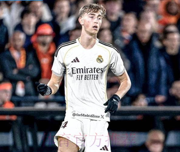 斯基拉:皇马敲定6000万欧引进怀森 将签至2031年 斯基拉:皇马敲定6000万欧引进怀森 将签至2031年